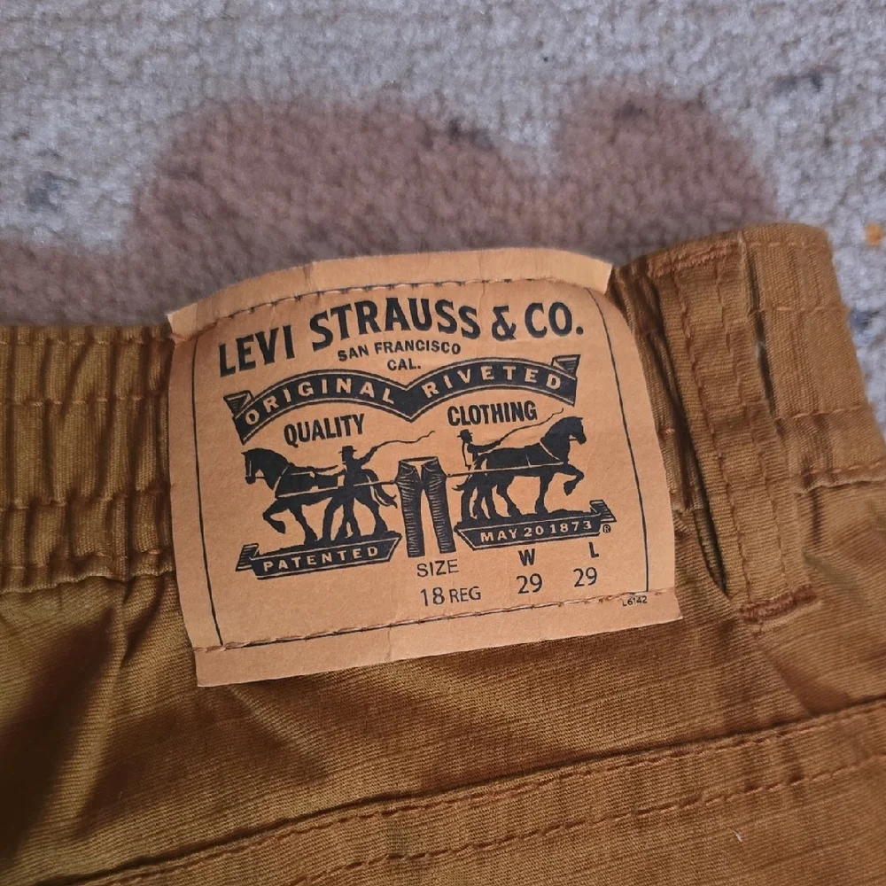 Levi's Cargo Taper Pants Reg Fit Trough Tight To Sligfor Men 18 REG. 29 X 29 NWT - Picture 4 of 16